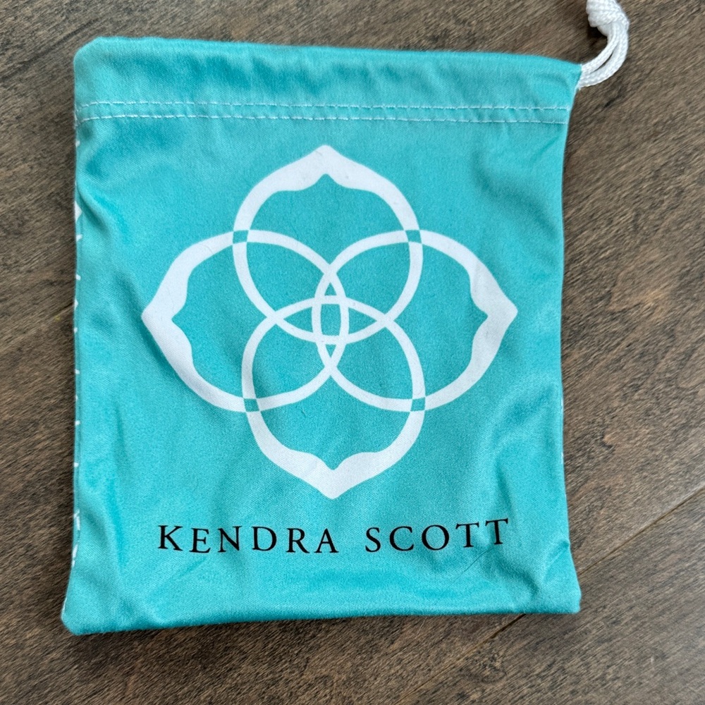 Kendra Scott Gold Chain Necklace - Picture 6 of 6